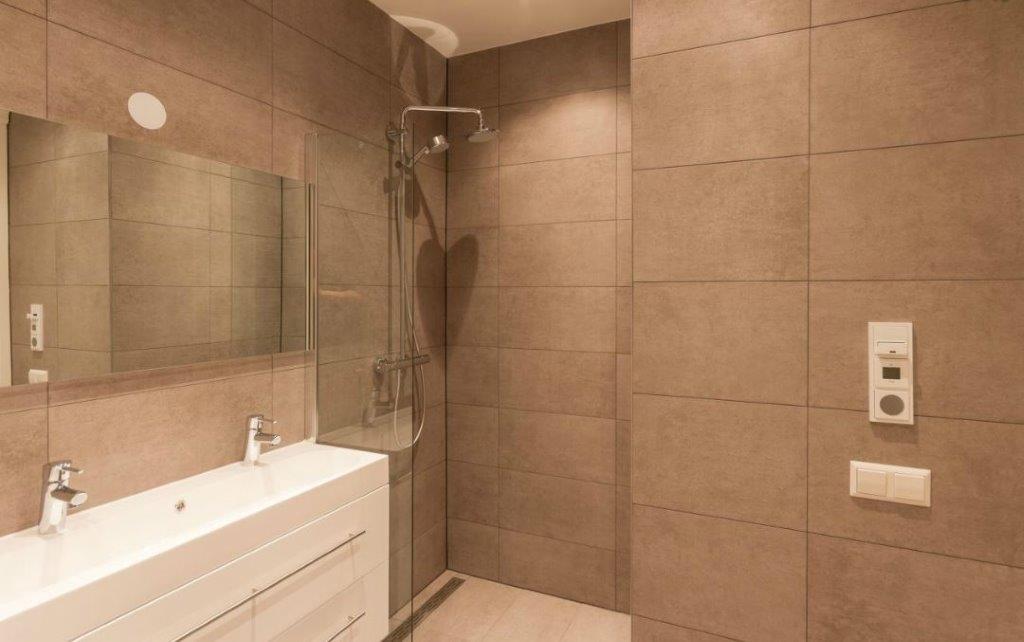 Property image 0 for 6